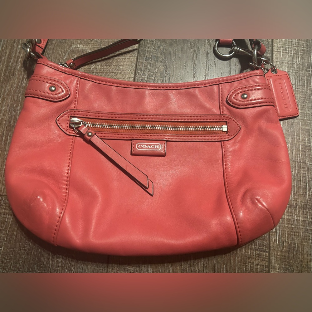 Vintage Coach leather shoulder bag with crossbody strap